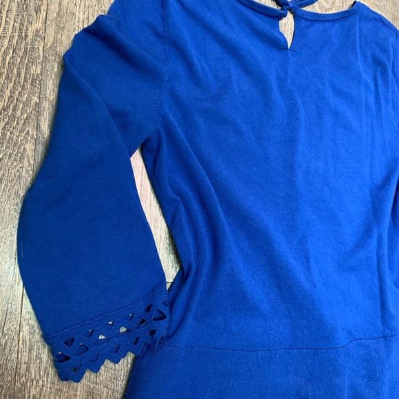 TALBOTS PULLOVER LATTICE DETAIL TIE BACK TOP - Picture 5 of 9